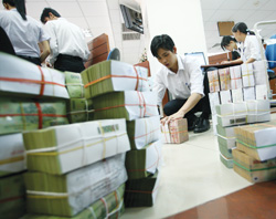 Ngân hàng thận trọng với nguy cơ nợ xấu